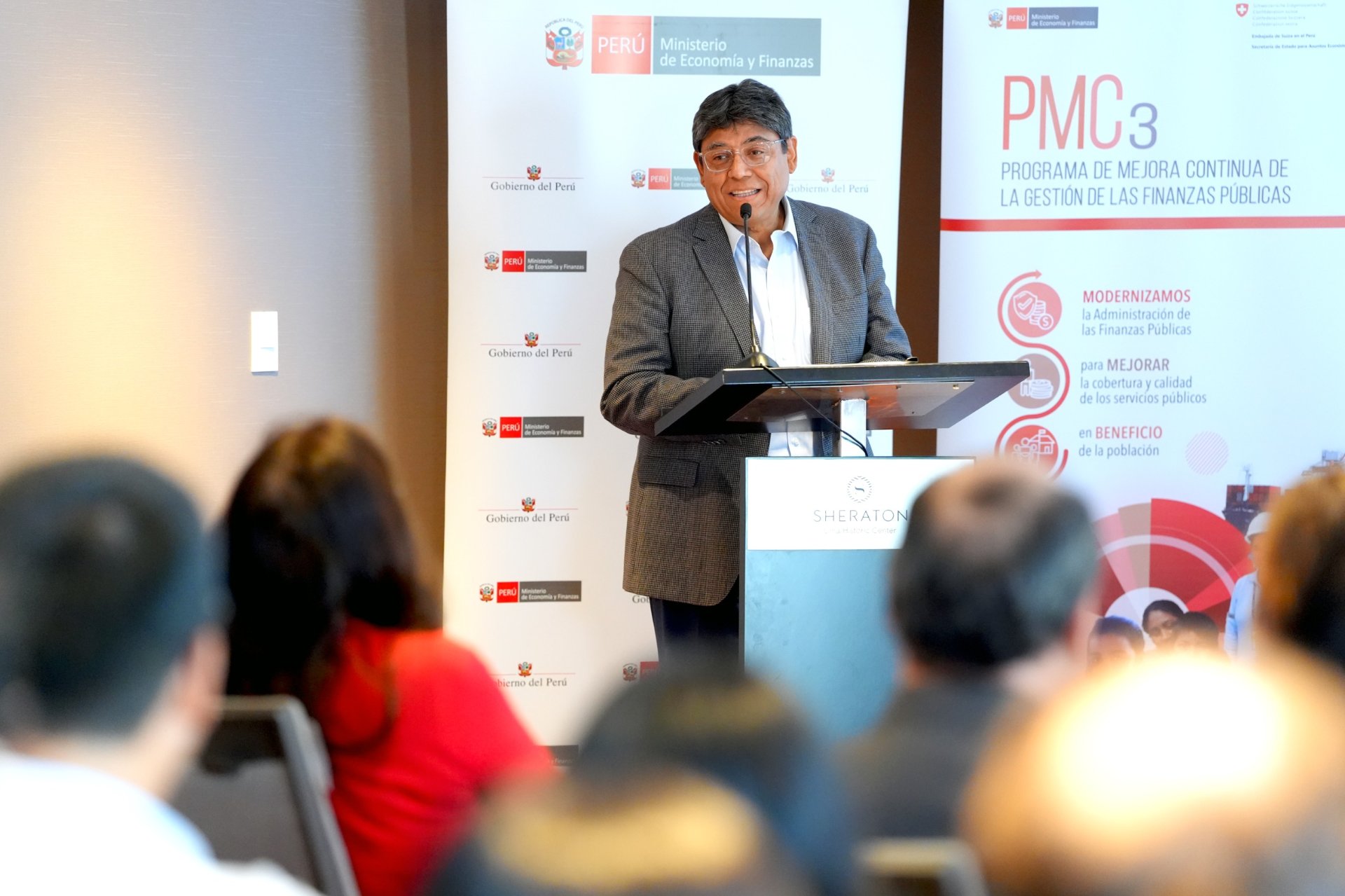 MEF destaca estudio de la OCDE para fortalecer el sistema tributario y acompañar el crecimiento económico del país