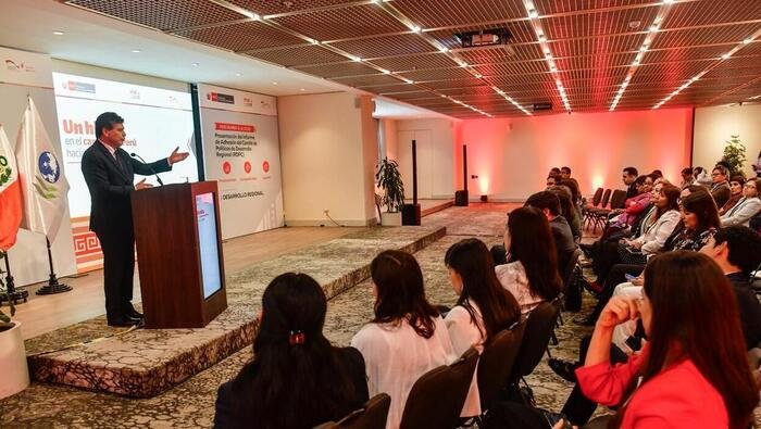Presentación del informe “Políticas de Desarrollo Regional en Perú” - Imagen 1