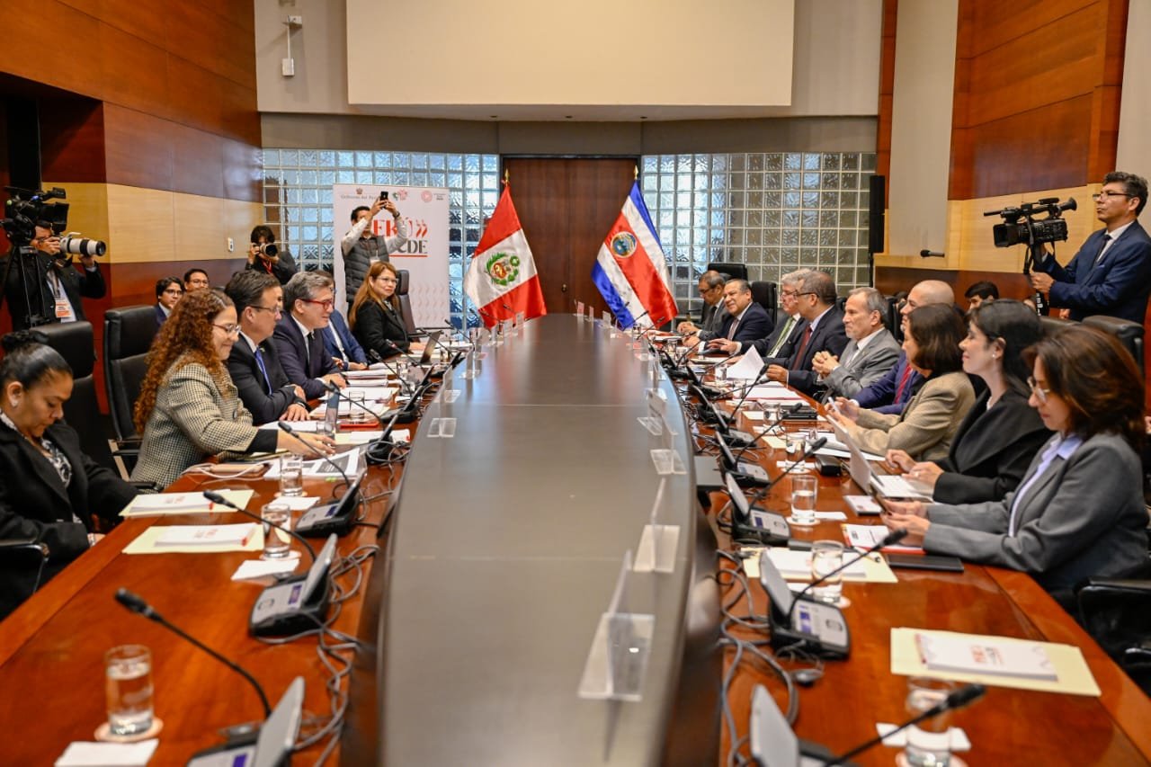 Ministro de Comercio Exterior de Costa Rica, Manuel Tovar, compartió experiencia sobre el proceso de adhesión a la OCDE de su país