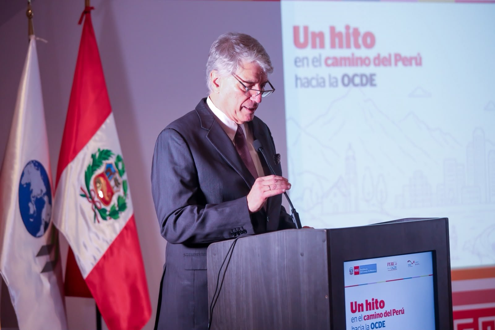 Presentación del informe "Política regulatoria en el Perú 2026" - Imagen 1